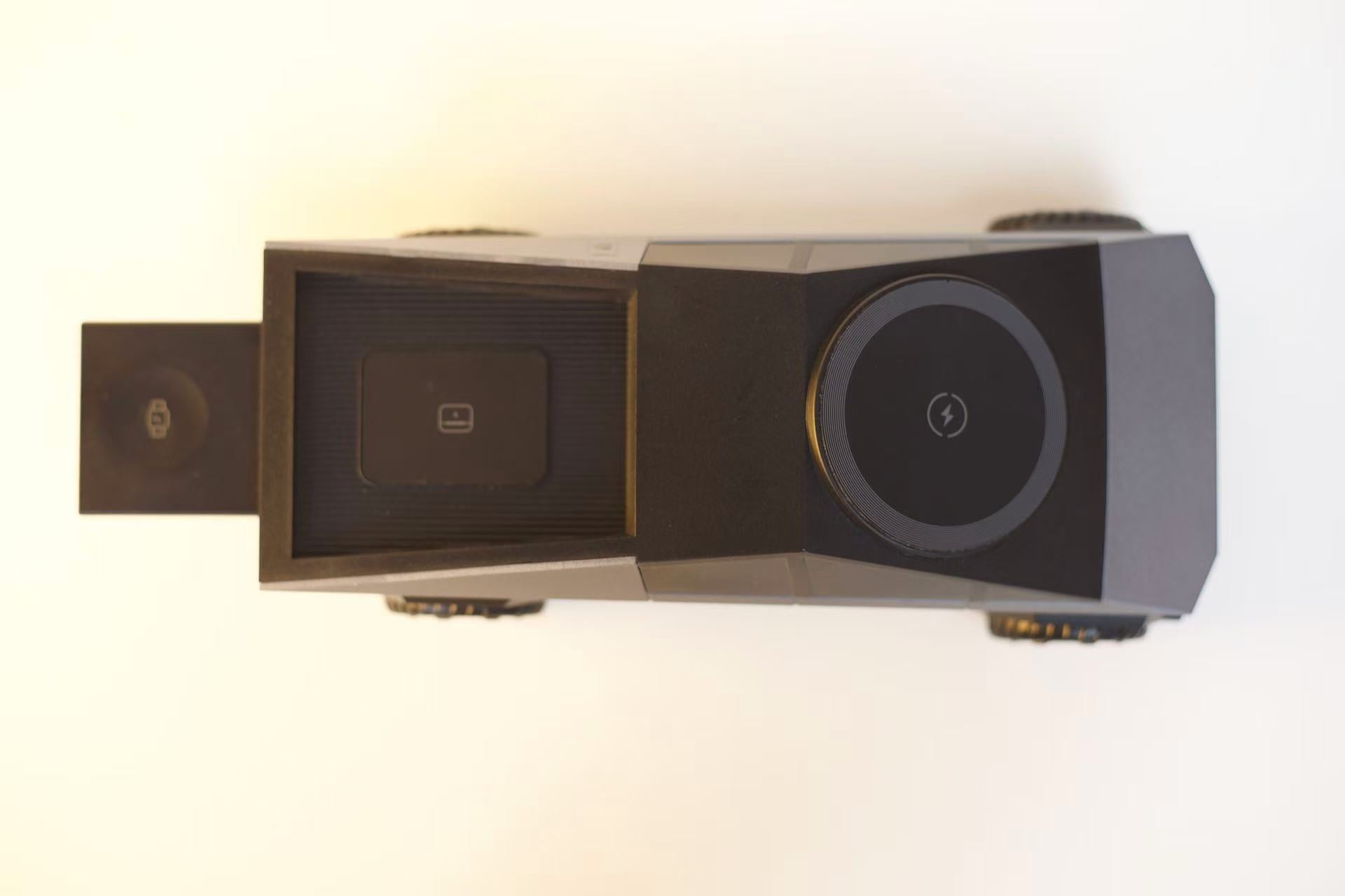 Smart Truck Charger Available for Android and Apple phones