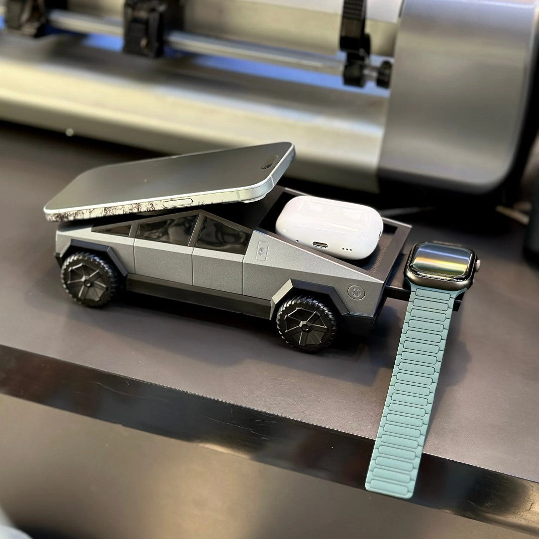 Smart Truck Charger Available for Android and Apple phones